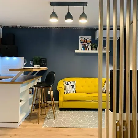 The Place 2be Бухарест