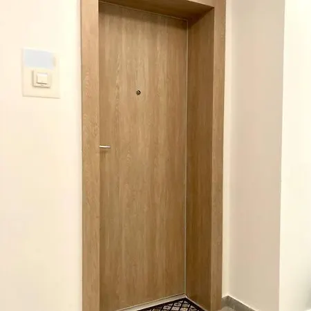 The Place 2be Бухарест