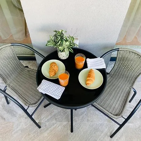 Апартаменты The Place 2be