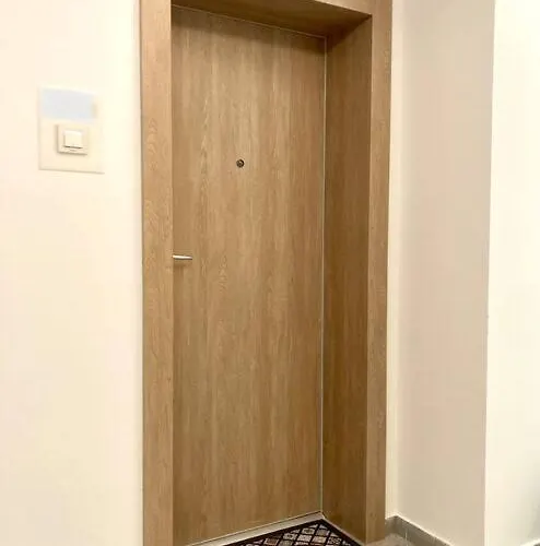 The Place 2be Бухарест